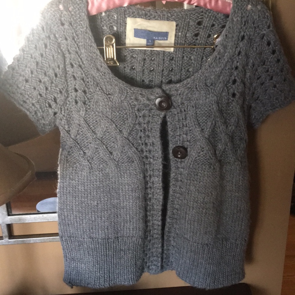 Kaisley cap sleeve sweater- never worn